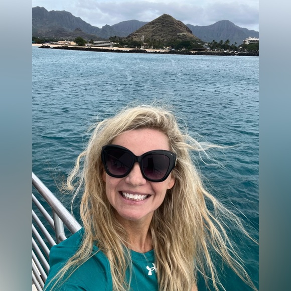 KELLY IS LIVE!!! BAGS, WALLETS, BEAUTY - Picture 5 of 12